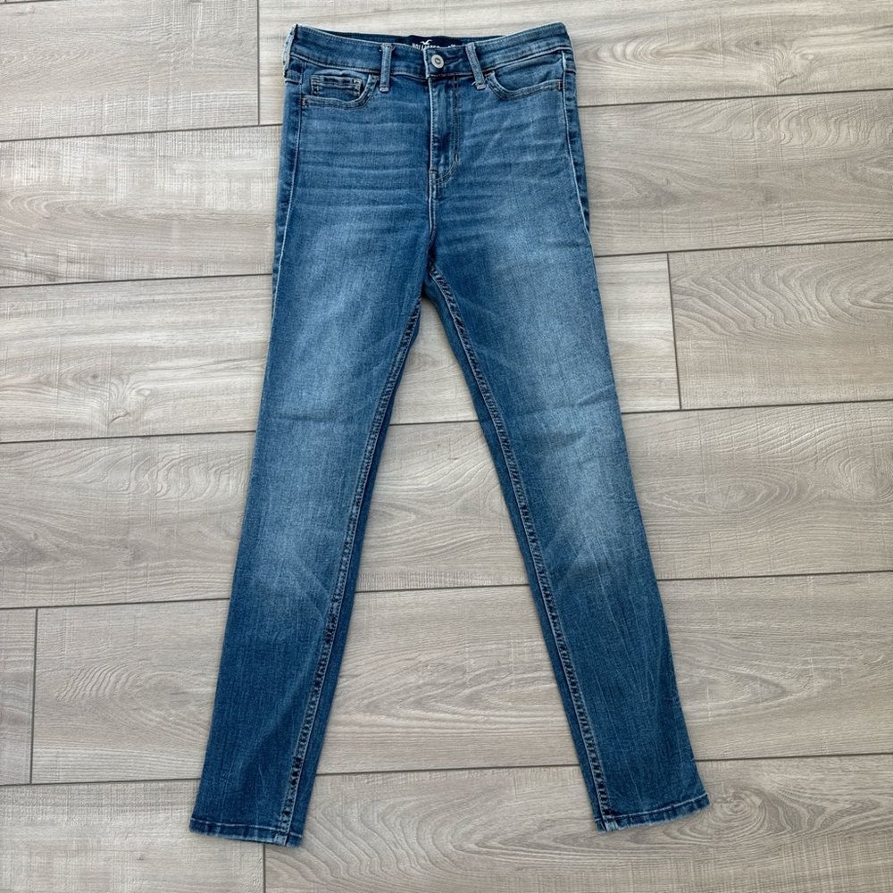 Hollister Women's High Rise Super Skinny Crop Denim Jeans in Blue, size 25"